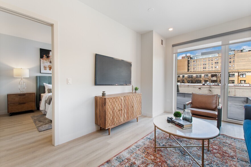 More Photos Of 4501 N Sheridan Rd, Chicago Apartments For Lease