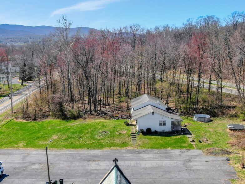 More Photos Of 37 Old Route 9W, New Windsor Township Specialty For Sale