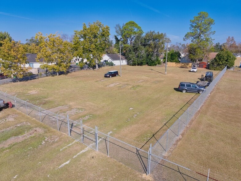 More Photos Of 432 Connell Rd, Valdosta Service For Sale