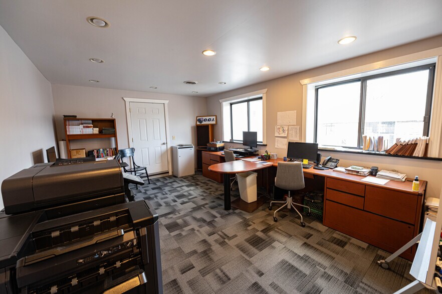 More Photos Of 69 N Gore Ave, Webster Groves Manufacturing For Sale