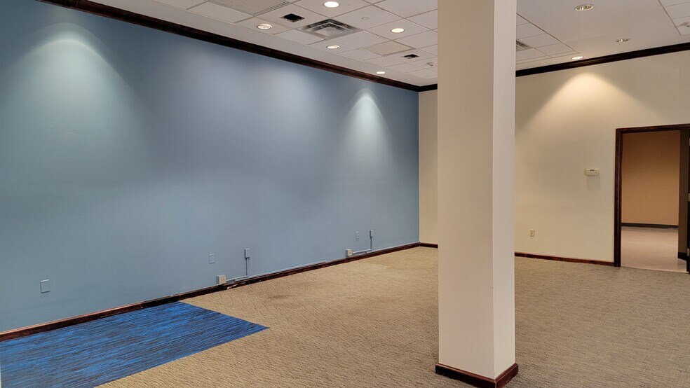 More Photos Of 5020 Route 9W, Newburgh Storefront Retail Office For Lease