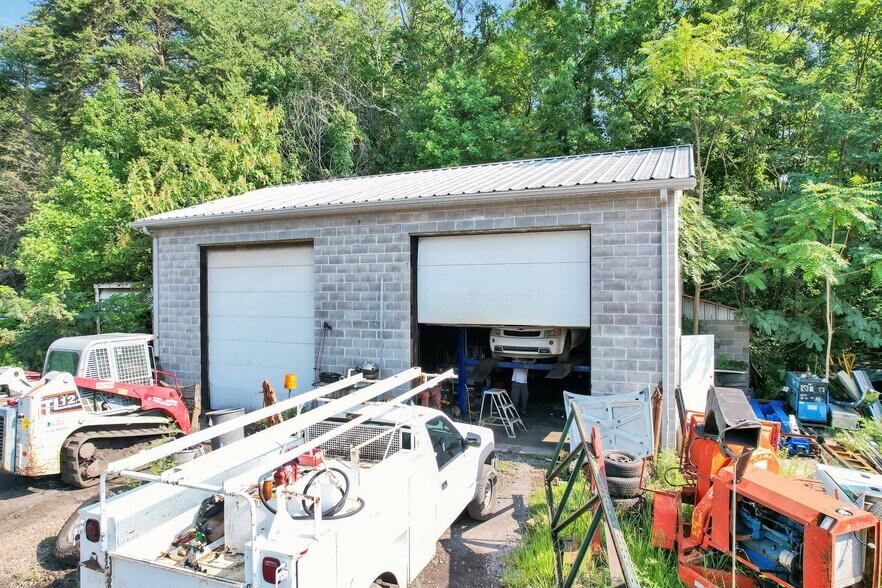 More Photos Of 410 Depot St, Soddy-Daisy Auto Repair For Sale