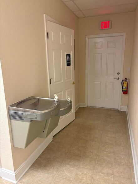 More Photos Of 493 Barger Dr, Port Charlotte Office For Lease