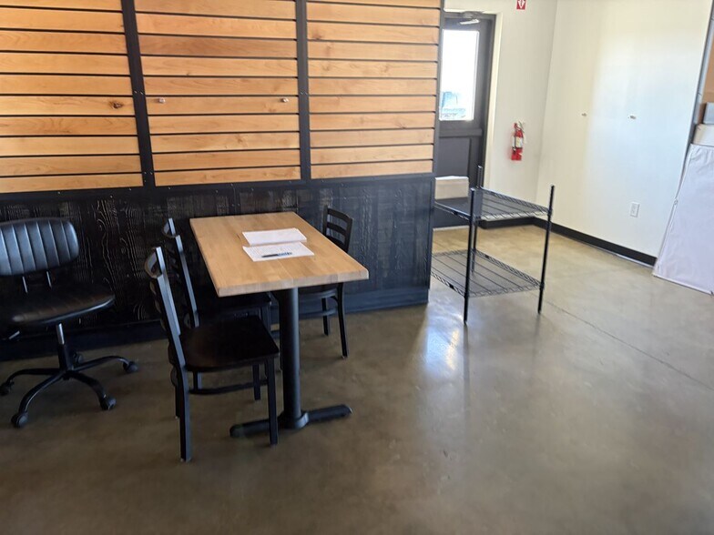 More Photos Of 6054 US HIGHWAY 98, Hattiesburg Fast Food For Sale