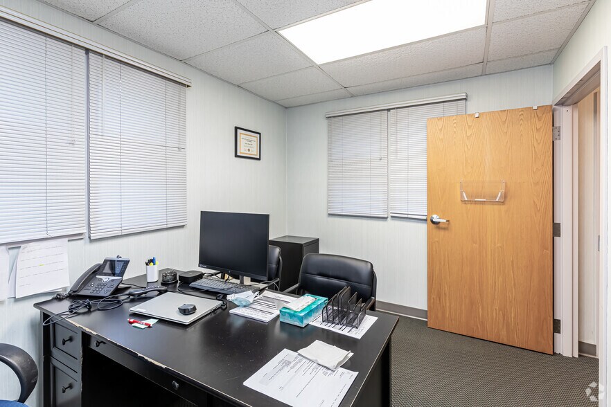 More Photos Of 70 Heminway Park Rd, Watertown Medical For Lease