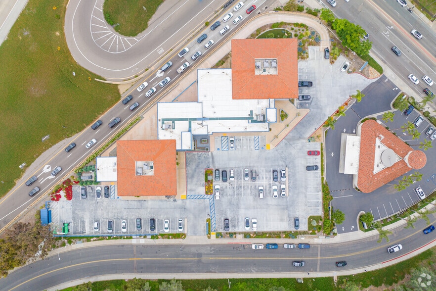 More Photos Of 740 Lomas Santa Fe Dr, Solana Beach Office For Lease