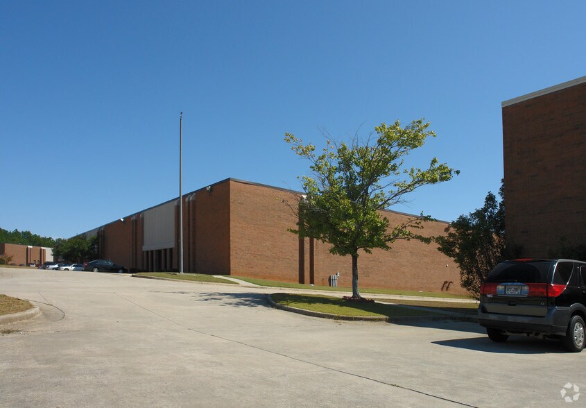 More Photos Of 2530 Lantrac Ct, Decatur Warehouse For Lease