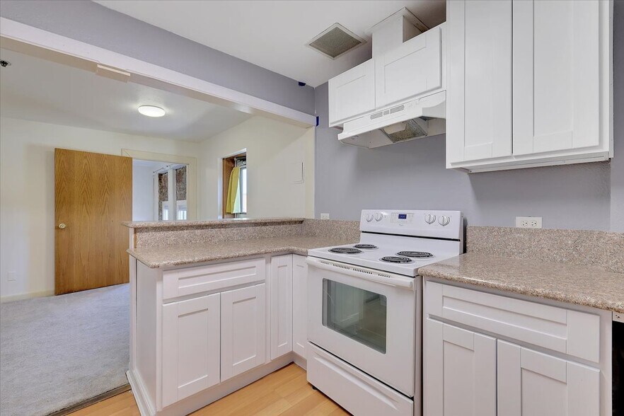 More Photos Of 900-906 2nd St, Sacramento Storefront For Lease