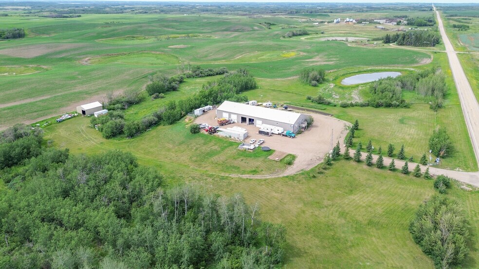 More Photos Of 40446 AB-56, Rochon Sands Service For Sale