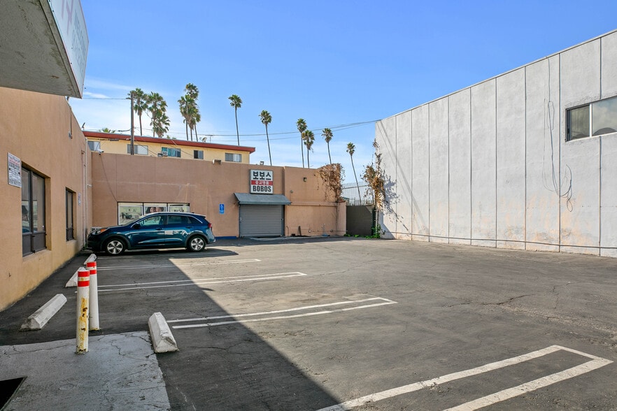 More Photos Of 963 - 965 South Western Avenue, Los Angeles Freestanding For Lease