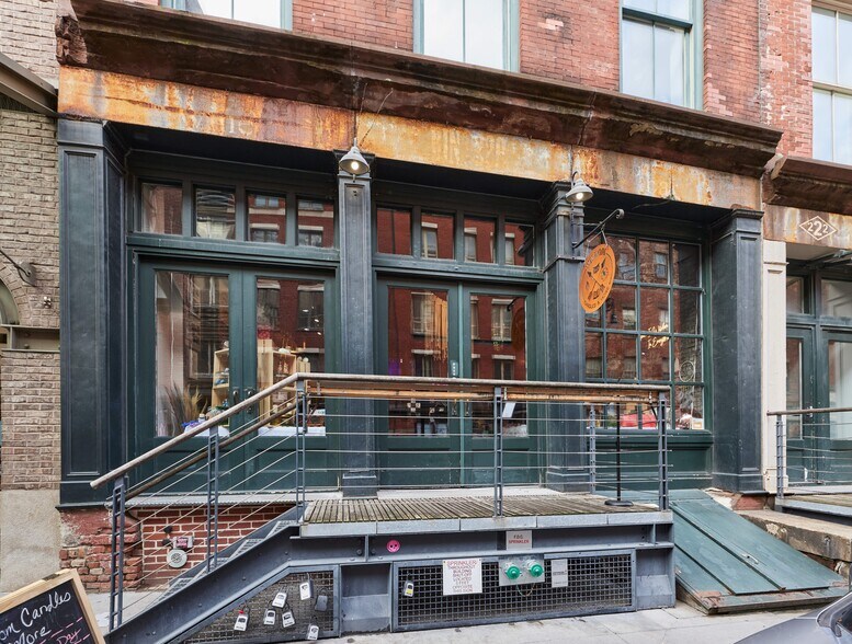 Primary Photo Of 220 Front St, New York Apartments For Lease