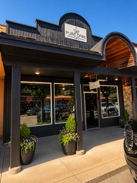 More Photos Of 232 Central Ave, Whitefish Storefront For Lease