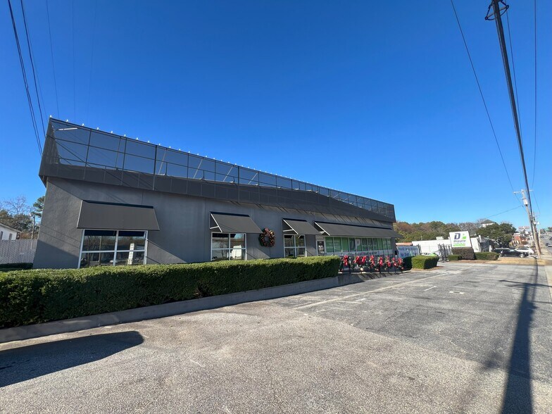 More Photos Of 211 N Pleasantburg Dr, Greenville Light Manufacturing For Lease
