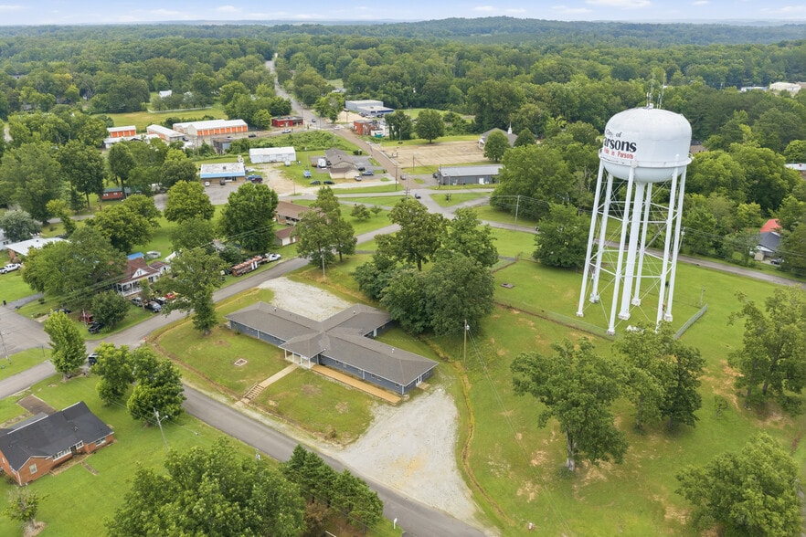 More Photos Of 105 Kentucky Ave S, Parsons Light Distribution For Sale