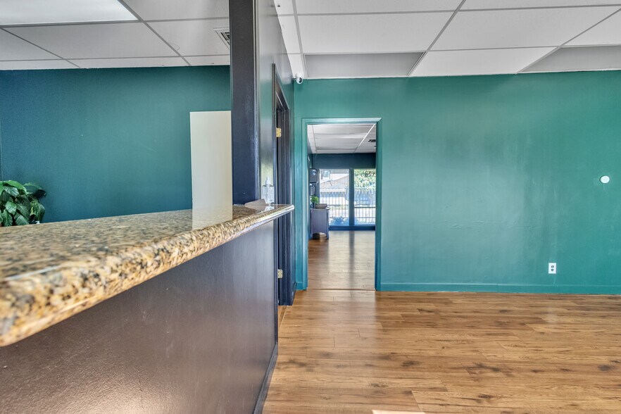 More Photos Of 2027 Grand Canal Blvd, Stockton Office For Sale