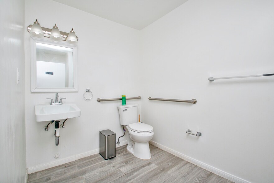 More Photos Of 66201 Pierson Blvd, Desert Hot Springs Storefront Retail Office For Sale