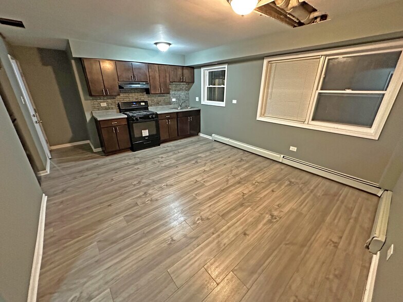 More Photos Of 1620 Harbor Ave, Calumet City Apartments For Sale