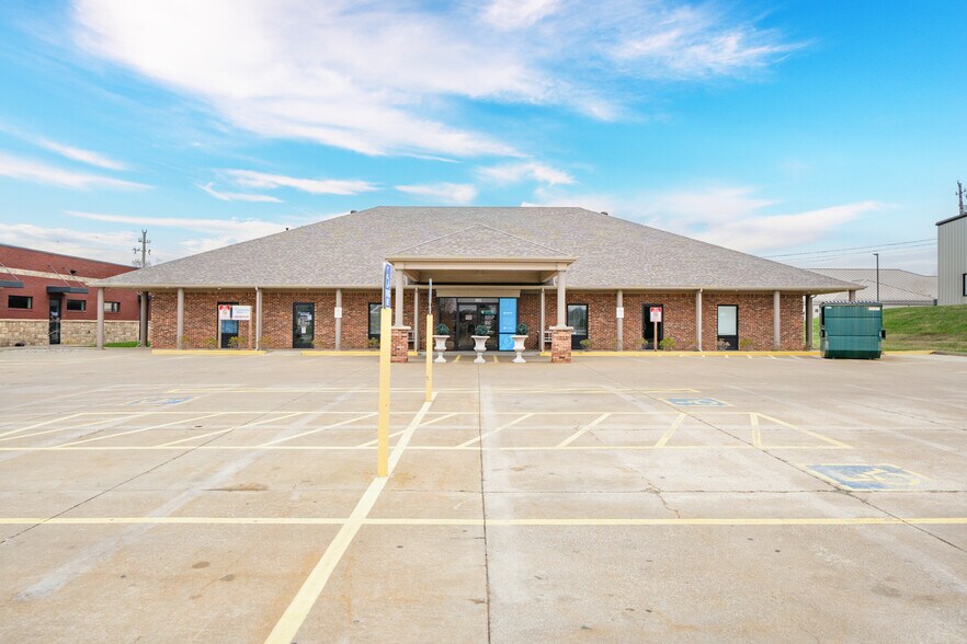 More Photos Of 3110 Fairview Dr, Owensboro Healthcare For Sale