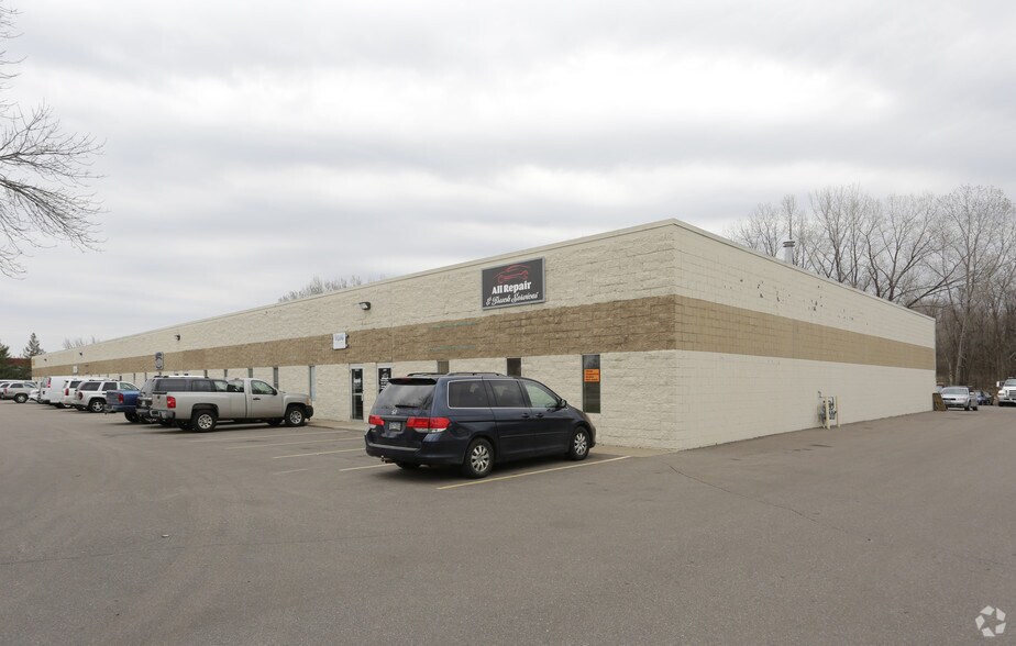 More Photos Of 9197-9261 NE Davenport St, Blaine Warehouse For Lease