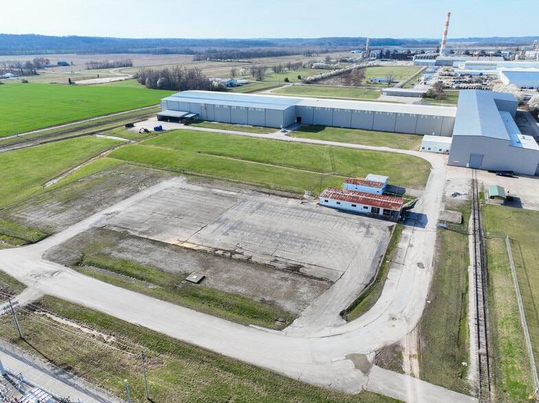 More Photos Of 2870 River Rd, Hawesville Warehouse For Lease