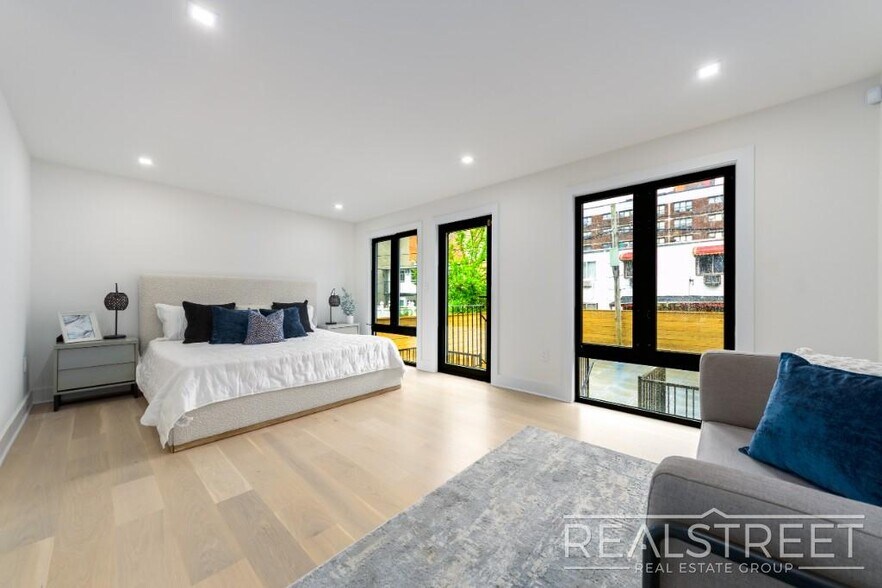 More Photos Of 110 McKibben St, Brooklyn Apartments For Sale