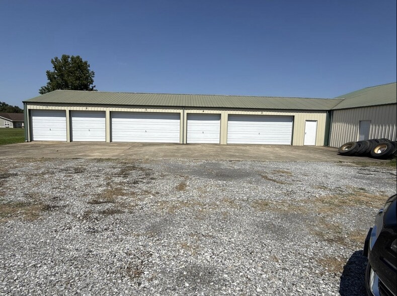 Primary Photo Of 1608 Adams St, Marion General Retail For Sale