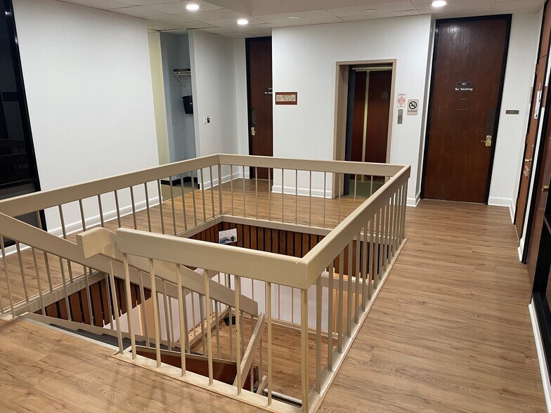 More Photos Of 138 S Rosemont Rd, Virginia Beach Medical For Lease