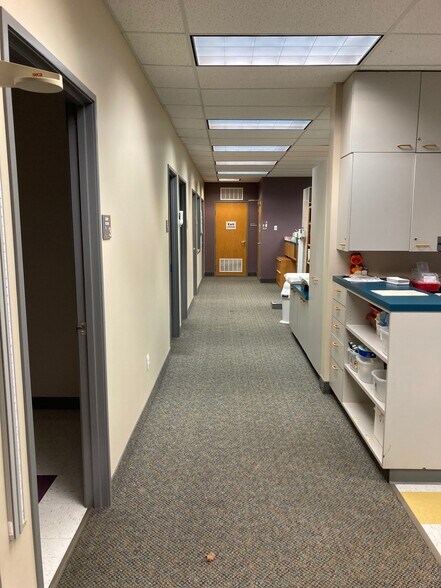 More Photos Of 2150 NE Division St, Gresham Medical For Lease