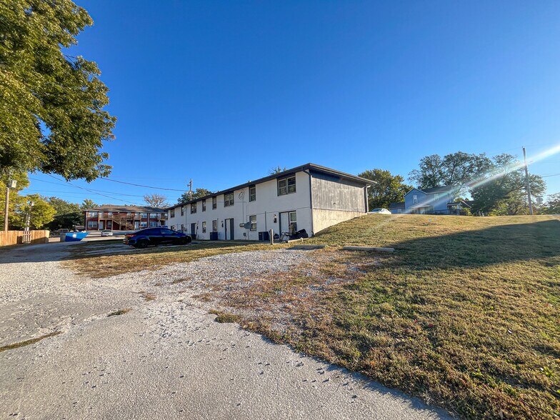 More Photos Of 408 S Mulberry St, Warrensburg Apartments For Sale