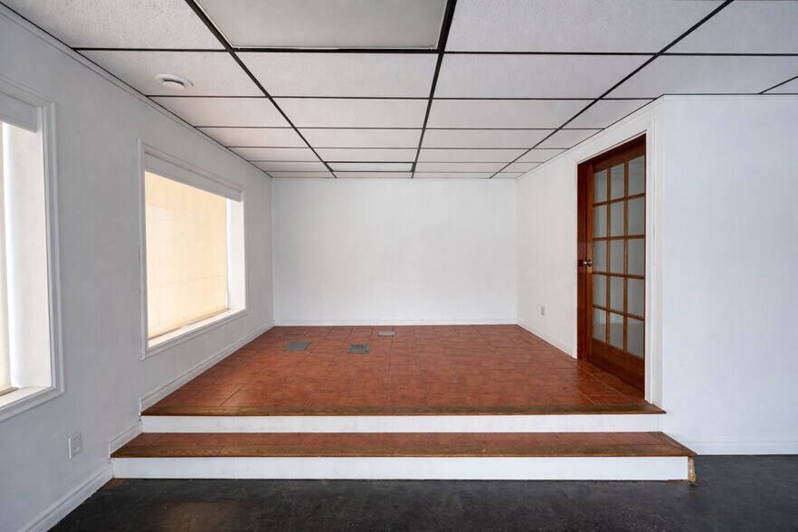 More Photos Of 2924 Old Hwy 69 N, Val Caron Freestanding For Lease