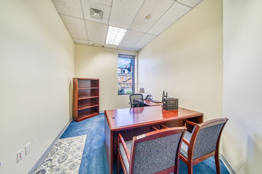 More Photos Of 99 Middle St, Manchester Office Residential For Sale