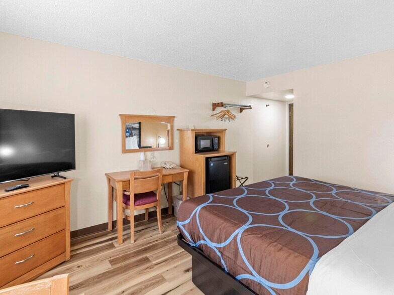 More Photos Of 500 E A St, Ogallala Hotel For Sale