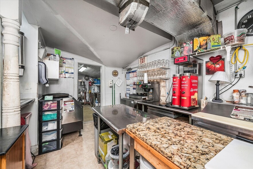 More Photos Of 232 N Peachtree Ave, Cookeville Restaurant For Sale