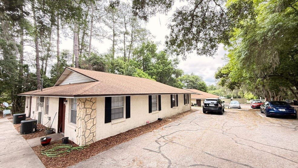 Primary Photo Of 11613 SE 57th Ave, Belleview Apartments For Sale