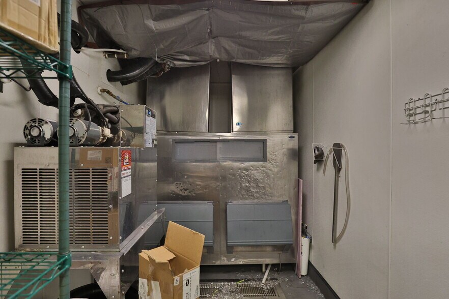 More Photos Of 3040 Capps Way, Opelika Restaurant For Sale