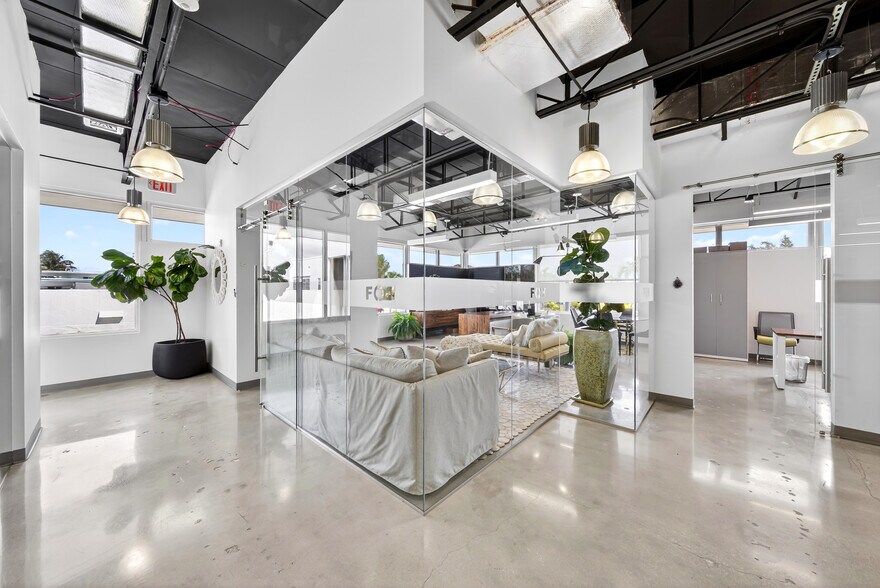 More Photos Of 7630 Biscayne Blvd, Miami Office For Lease