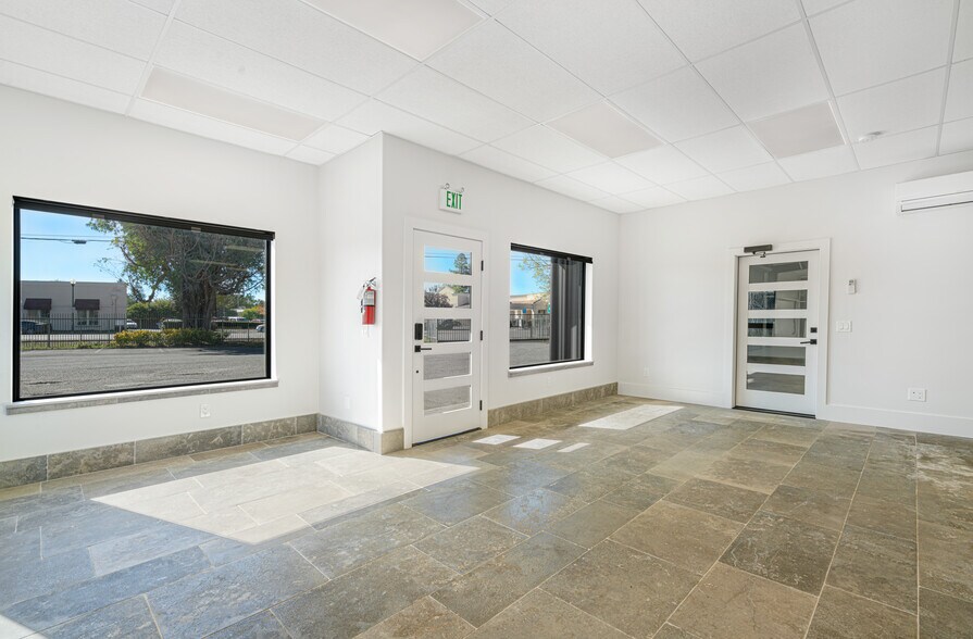 More Photos Of 10342 Old Redwood Hwy, Windsor Warehouse For Sale