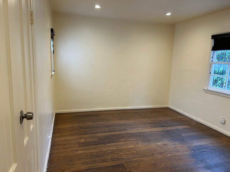 More Photos Of 371 N La Cienega Blvd, Los Angeles Loft Creative Space For Lease