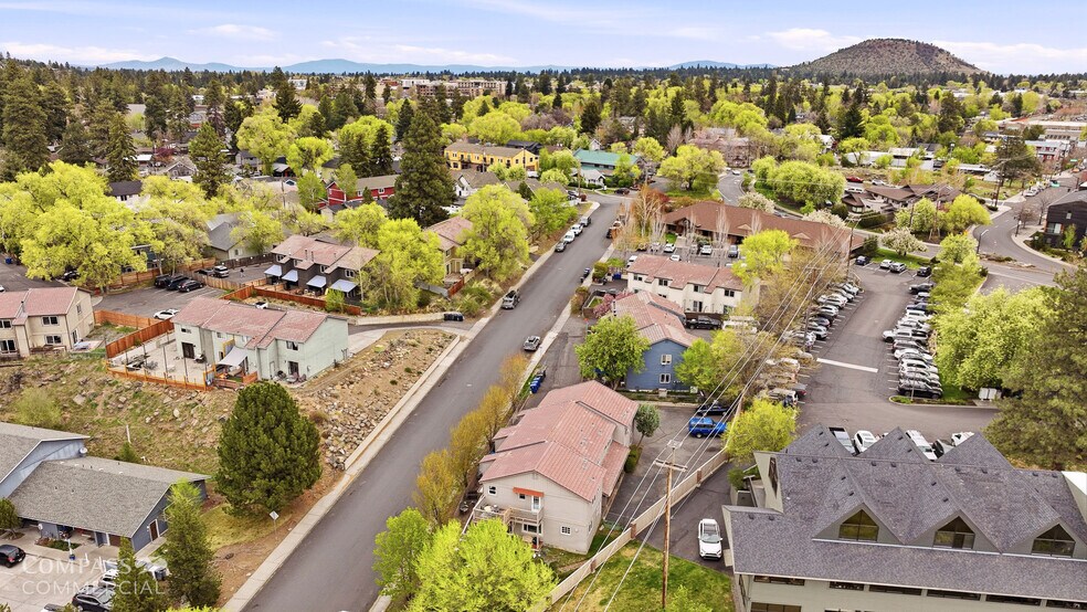 More Photos Of 931 NW Carlon Ave, Bend Multifamily For Sale
