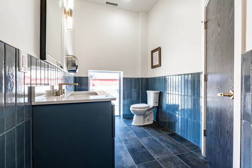 More Photos Of 2506 E Washington St, Indianapolis Storefront Retail Office For Sale