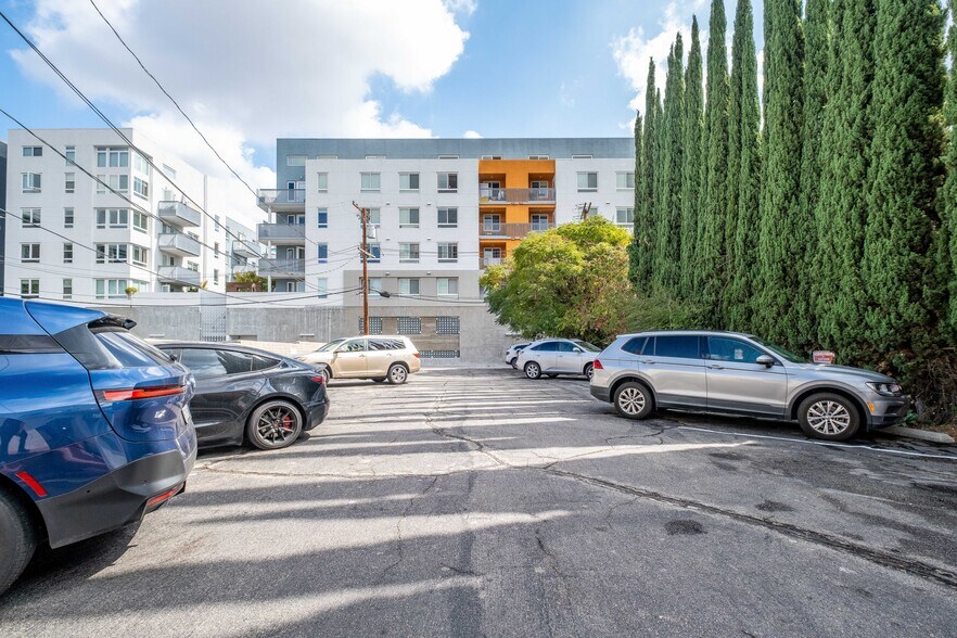 More Photos Of 334 N Central Ave, Glendale Office For Sale