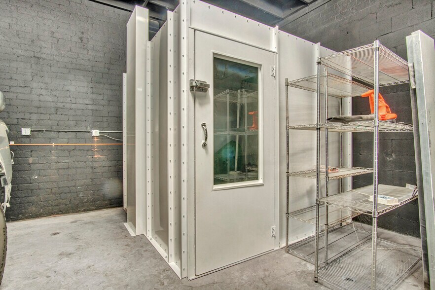 More Photos Of 13329 Sherman Way, North Hollywood Auto Repair For Sale