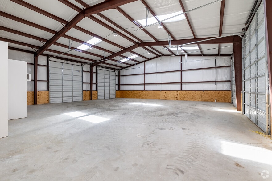 More Photos Of 4580 J D Mouser Pky, Alvarado Unknown For Lease