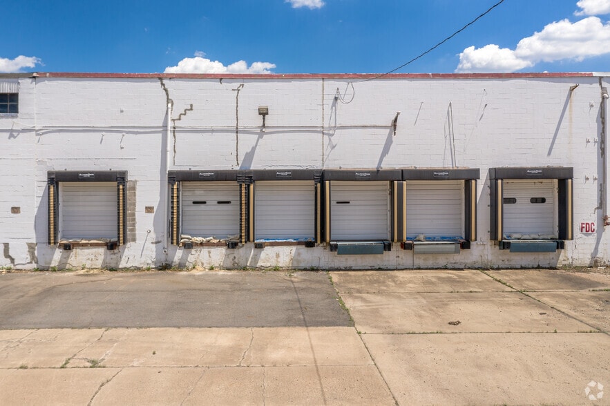 More Photos Of 207 Pond Ave, Middlesex Warehouse For Lease