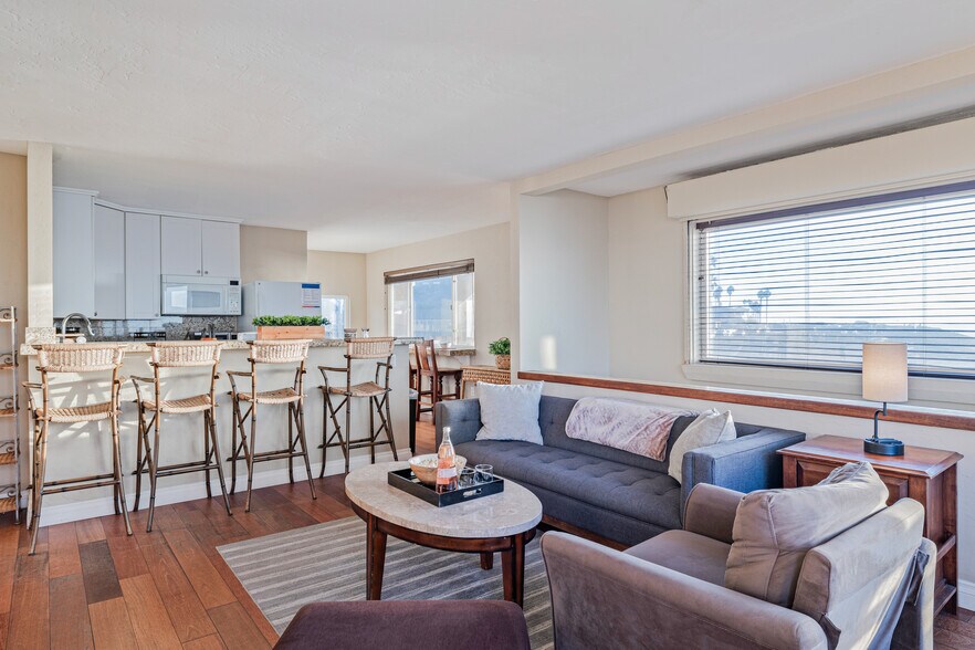 More Photos Of 1352-1364 Sunset Cliffs Blvd, San Diego Apartments For Sale