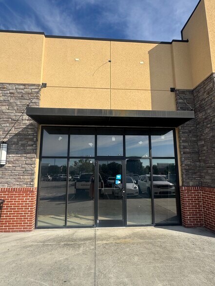More Photos Of 810 Towne Center Blvd, Pooler Storefront For Lease