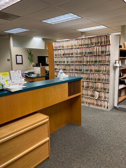 More Photos Of 2150 NE Division St, Gresham Medical For Lease