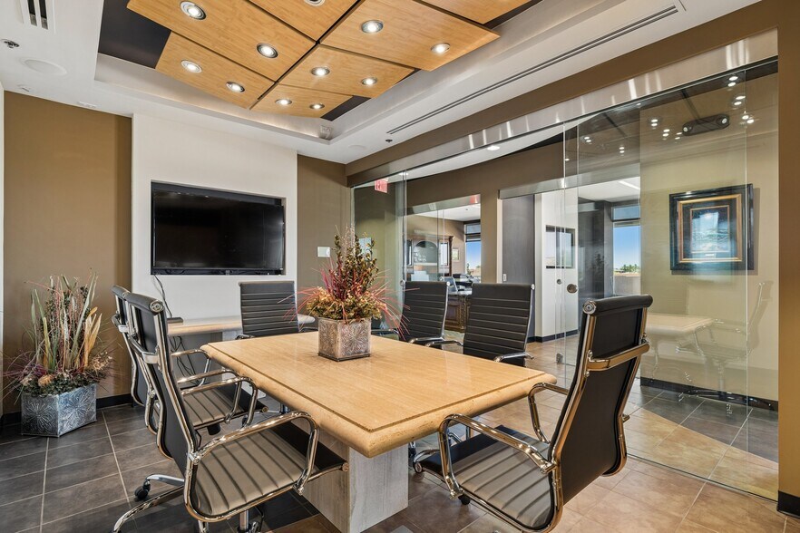 More Photos Of 8765 E Bell Rd, Scottsdale Loft Creative Space For Sale