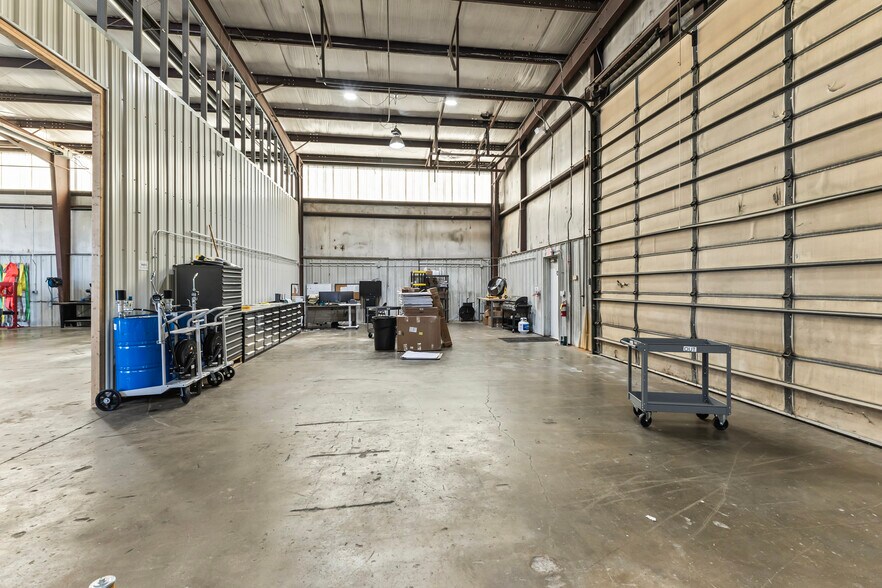 More Photos Of 2606 E Rock Haven Rd, Harrisonville Light Manufacturing For Lease