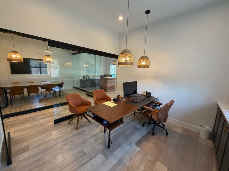 More Photos Of 46 Roosevelt Blvd, Marmora Office For Lease